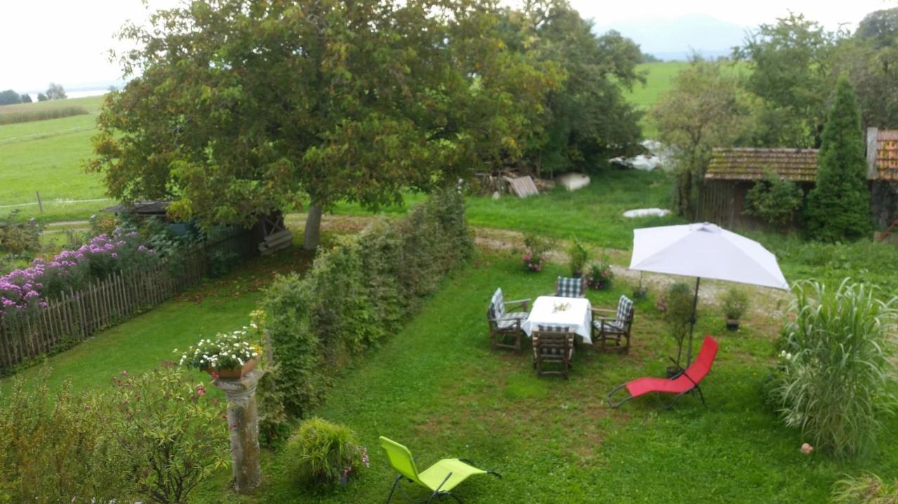 Ferienwohnung Chiemseezeit :-) - Familie Lechermann Gstadt am Chiemsee Eksteriør bilde