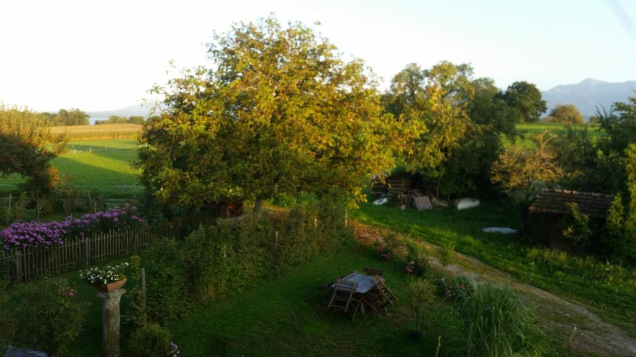 Ferienwohnung Chiemseezeit :-) - Familie Lechermann Gstadt am Chiemsee Eksteriør bilde