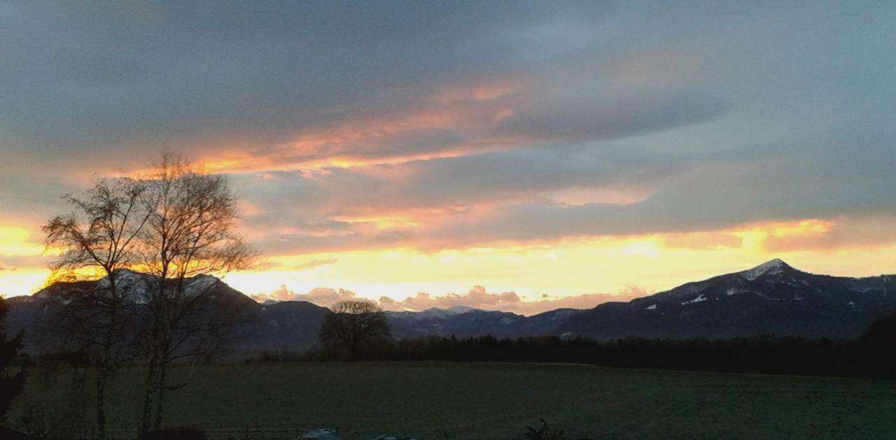 Ferienwohnung Chiemseezeit :-) - Familie Lechermann Gstadt am Chiemsee Eksteriør bilde