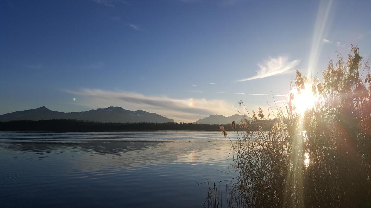 Ferienwohnung Chiemseezeit :-) - Familie Lechermann Gstadt am Chiemsee Eksteriør bilde