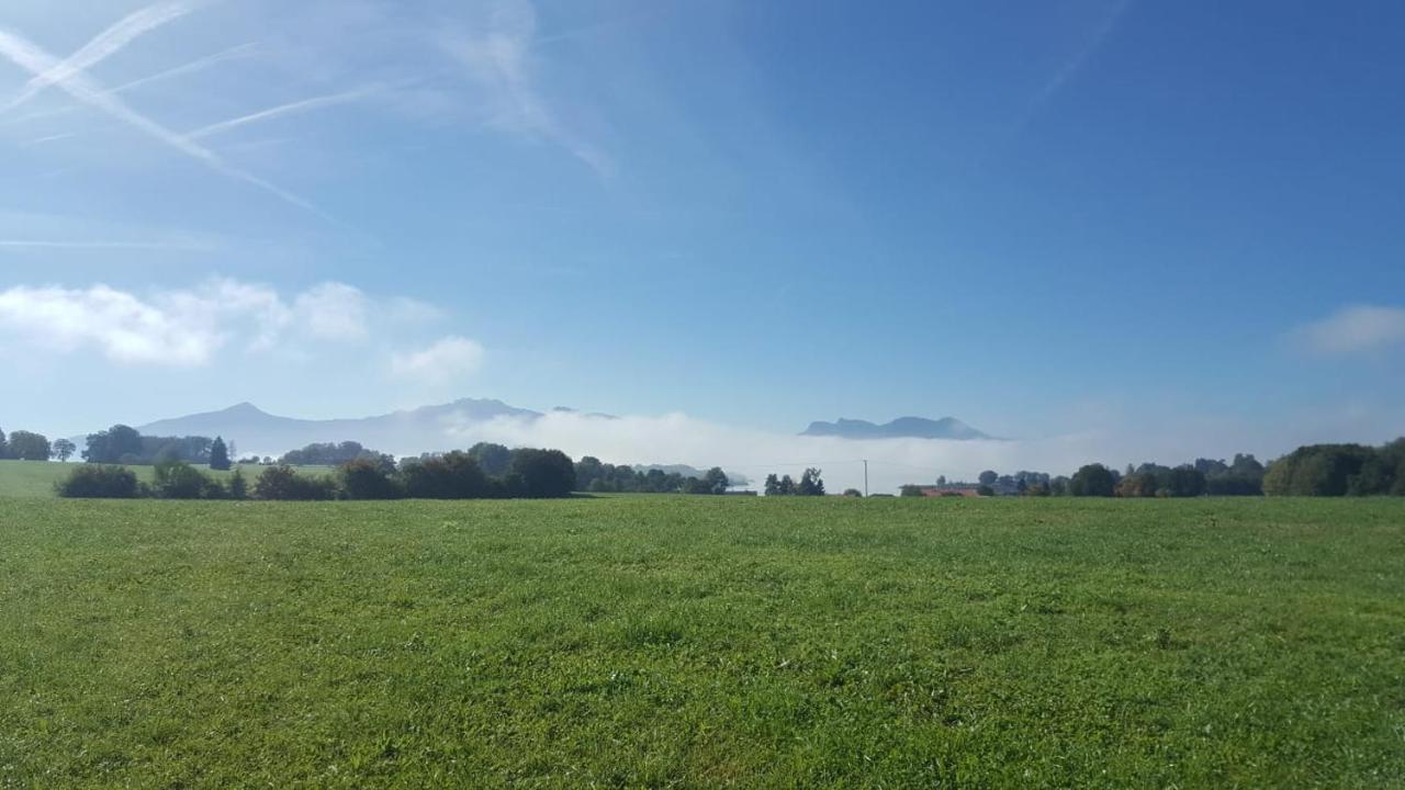 Ferienwohnung Chiemseezeit :-) - Familie Lechermann Gstadt am Chiemsee Eksteriør bilde