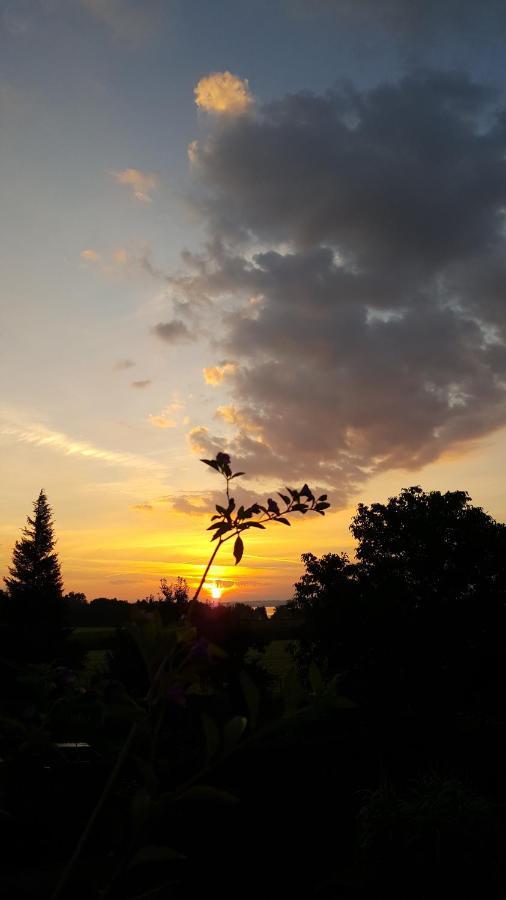 Ferienwohnung Chiemseezeit :-) - Familie Lechermann Gstadt am Chiemsee Eksteriør bilde